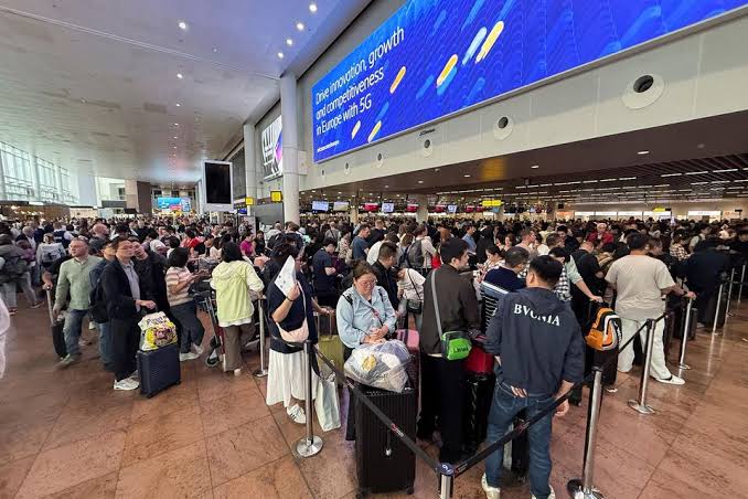 Cyberattaque : plusieurs aéroports européens frappés, le trafic aérien fortement perturbé